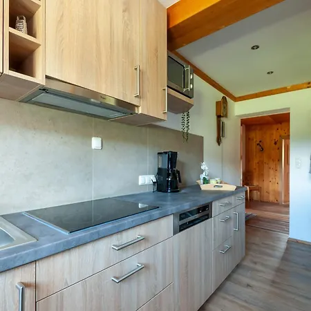 In Kirchberg Near Bus Lägenhet